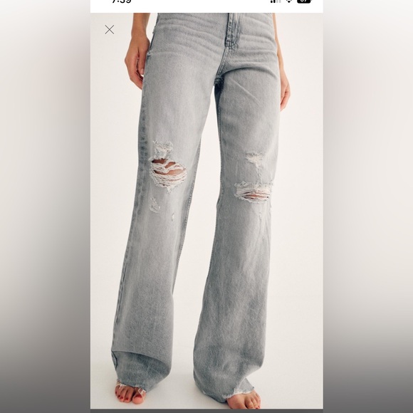 Zara size 2 HIGH-WAISTED distressed- WIDE LEG - FULL LENGTH light gray jeans - Picture 5 of 9